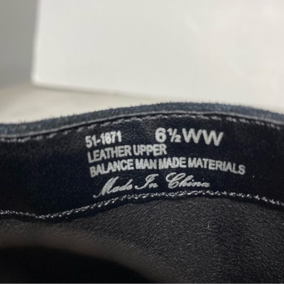 New! Bella Vita Brennan Black Suede Bootie 6.5 WW - Picture 11 of 14